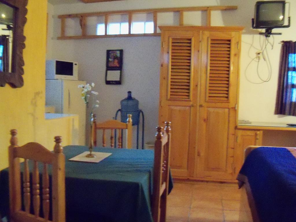 Posada Los Encuentros Panajachel Ruang foto