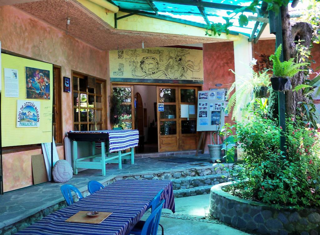 Posada Los Encuentros Panajachel Bagian luar foto