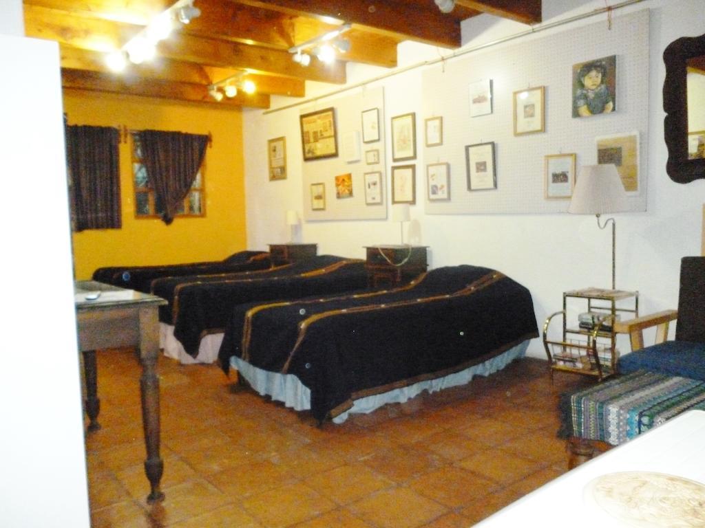 Posada Los Encuentros Panajachel Ruang foto